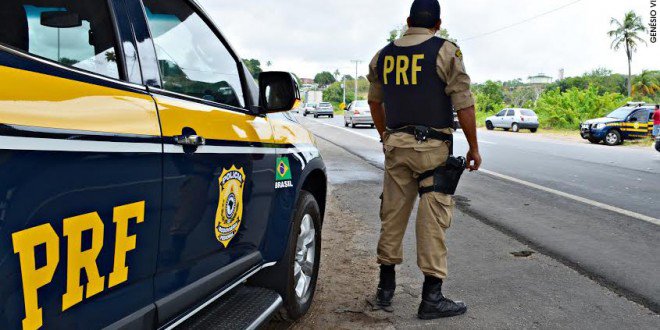 Estância: Mulher é presa em flagrante portando treze trouxas de maconha na BR 101