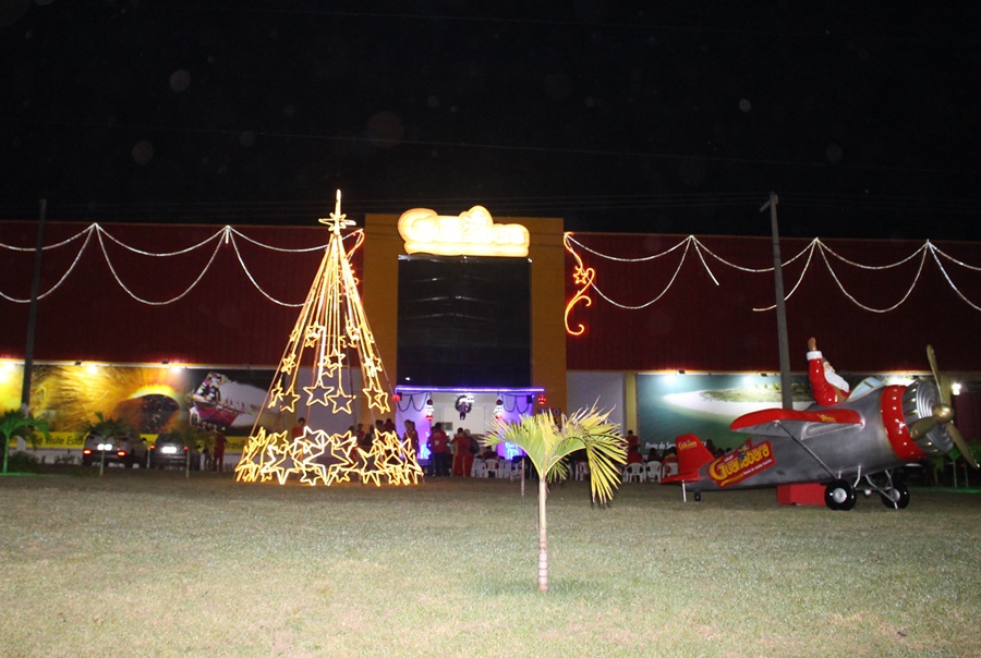 Lojas Guanabara inaugura iluminação de natal em Estância e lança slogan “ Melhor Natal do Brasil”