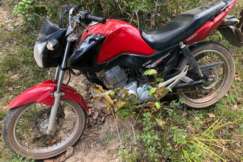 Motocicleta com restrição de roubo é recuperada pela Pela polícia Militar de Estância