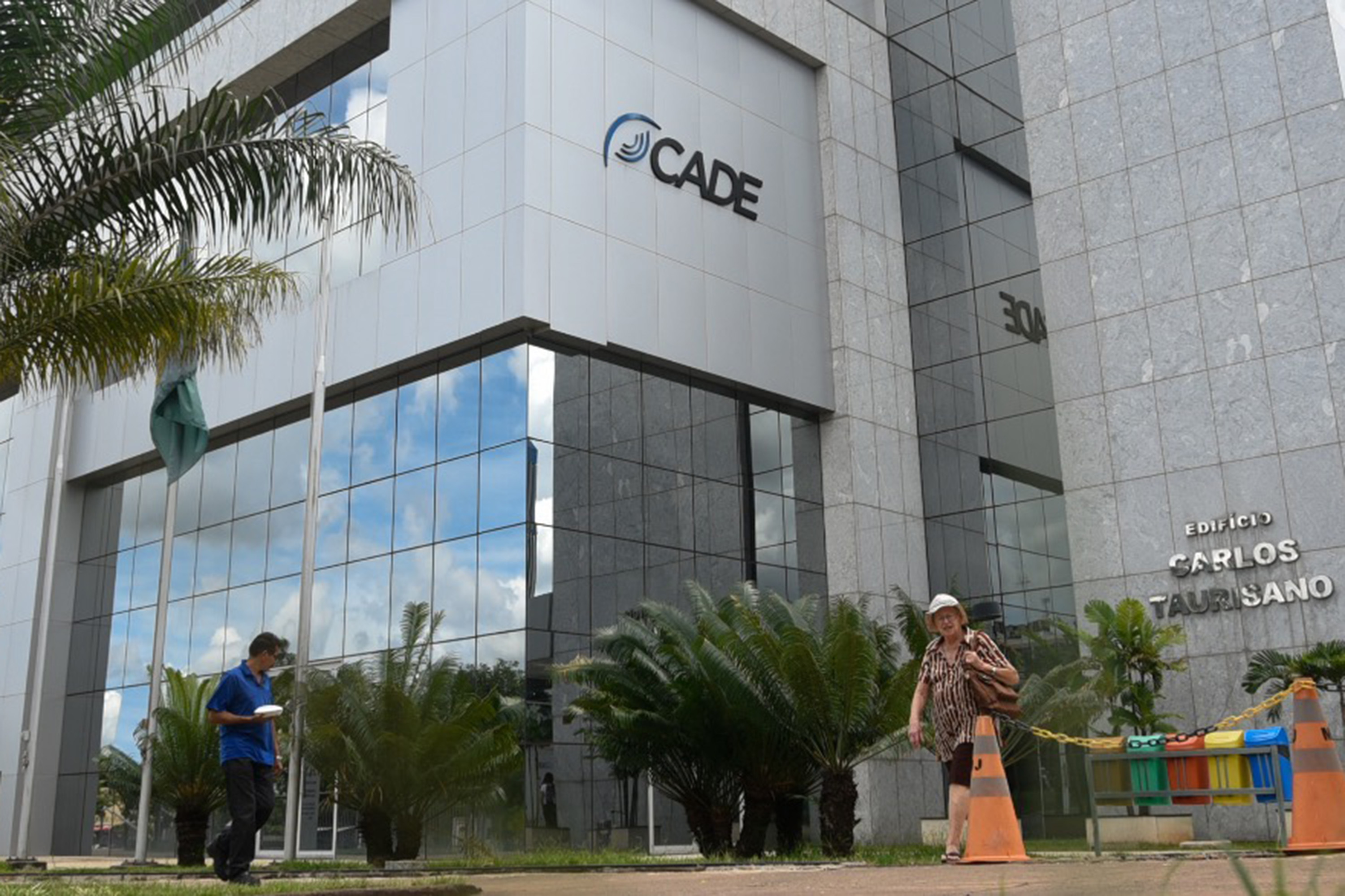 Grupo empresarial de São Paulo compra Indústria Vidreira do Nordeste após parecer do CADE.