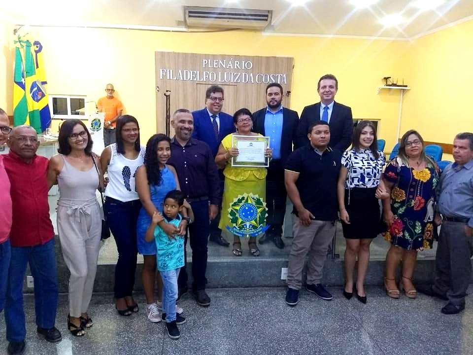 Câmara de Vereadores condecora D. Marluce das Bonecas com Título de Cidadania Estanciana
