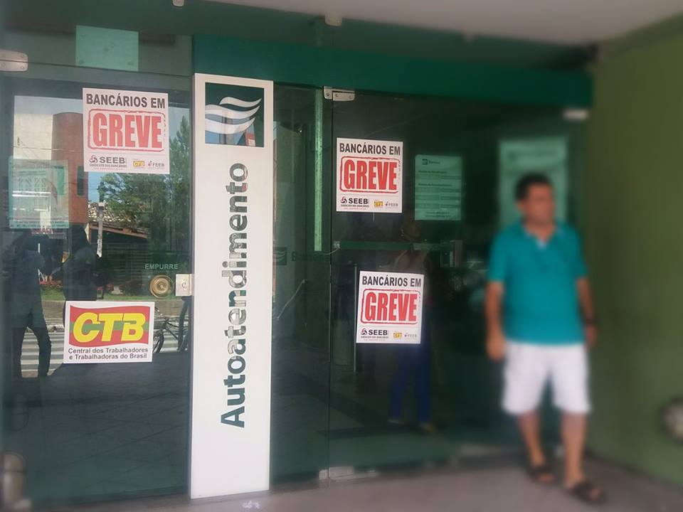 Estância: Inicio da greve dos bancários provoca tumulto nos pontos bancários correspondentes  