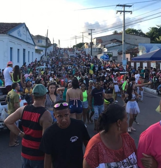 Blocos de rua animam foliões no sábado e domingo de carnaval em Estância