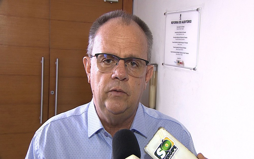 Governador de Sergipe lamenta postura de Bolsonaro e diz que seguirá orientações do Min. da Saúde