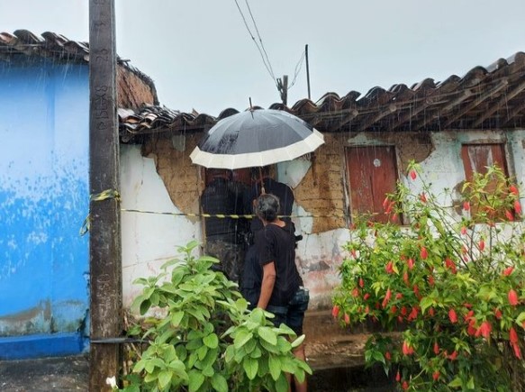Duas casas desabam parcialmente durante as fortes chuvas no último final de semana em Estância