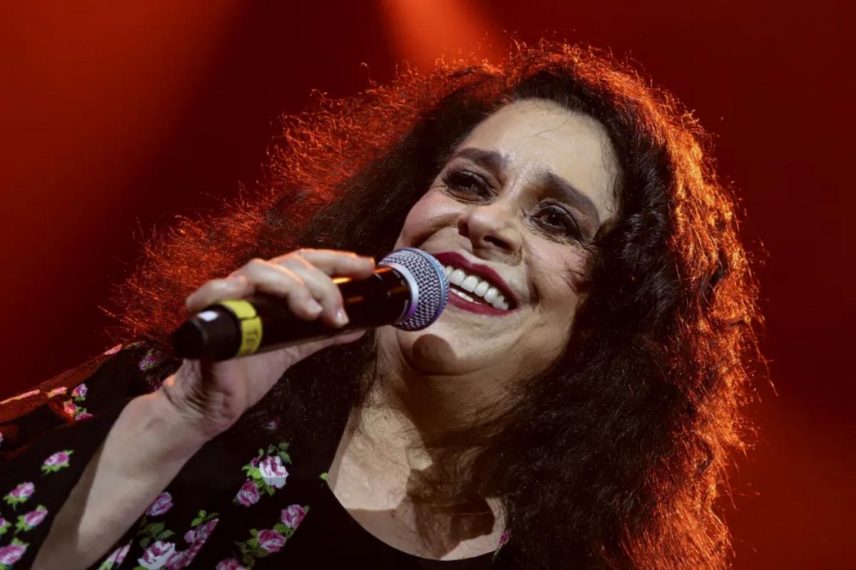 Gal Costa, ícone da música popular brasileira, morre aos 77 anos